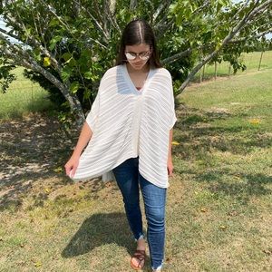 Gap S/M cream coloredcrochet boho poncho/shawl